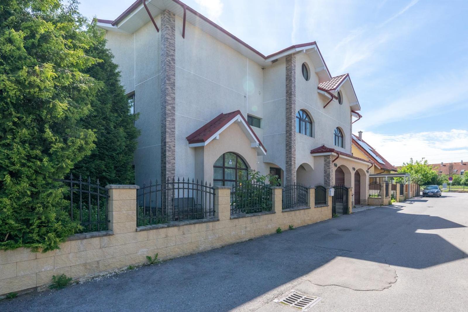Faraway Aparthotel Near Vienna Airport With Anytime Self Check In Bruck an der Leitha Luaran gambar